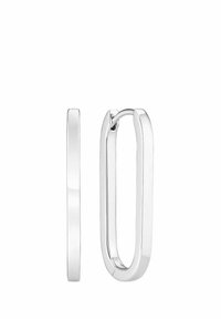 Silvriga ringörhängen med en elegant, avlång oval form. Ytan är polerad och slät, med ett säkert stängningsklipp.