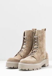 Kennel + Schmenger Bottines à plateau - beige