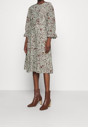 Day dress - light green