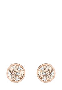 Orecchini circolari in oro rosa con cristalli scintillanti di varie dimensioni e una superficie testurizzata, progettati per un appeal decorativo.