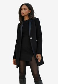 Lipsy TRIM POCKET REGULAR - Abrigo corto - black