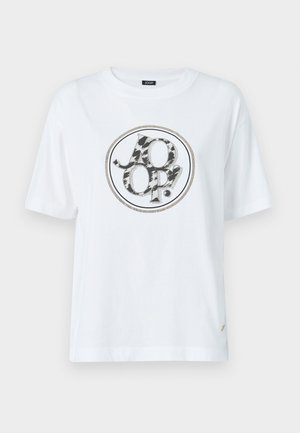 Witte katoenen t-shirt met een ronde grafische logo in een zwart en grijs dierenprint ontwerp. Korte mouwen en een relaxte fit.