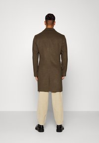 Isaac Dewhirst PEAK - Casaco clássico - new taupe