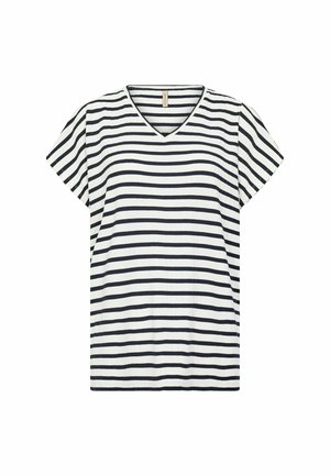 Csíkos, rövid ujjú, V-nyakú póló fehér és tengerészkék színben, bordázott textúrával, különböző szélességű vízszintes csíkokkal.