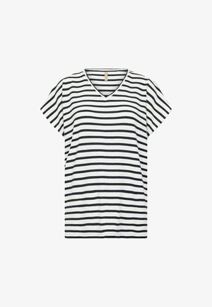 Csíkos, rövid ujjú, V-nyakú póló fehér és tengerészkék színben, bordázott textúrával, különböző szélességű vízszintes csíkokkal.