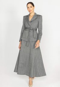 Deni Cler Milano ROZKLOSZOWANA szary