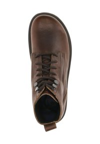 Stivale alla caviglia in pelle marrone con punta rotonda, sei fori per i lacci, lacci scuri e cuciture a contrasto. Presenta una linguetta sul tallone.