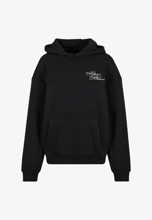 Črna kapuca je izdelana iz mešanice bombaža. Ima sprednji žep in kapuco na vrvico. Na levi strani prsnega dela je bel logotip.