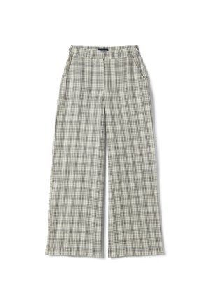 Pantalones de pierna ancha con patrón de cuadros en blanco y negro, bolsillos laterales y trabillas para cinturón.