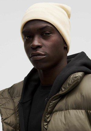 Čepice - heathered light ivory