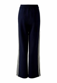 Unselected, dark blue white