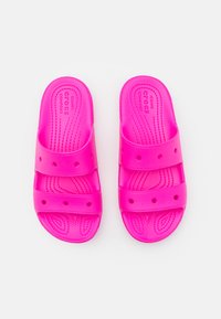 Crocs CLASSIC  - Chanclas de baño - juice