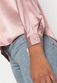 JDY JDYFIFI SHIRT - Blusa com botões - woodrose