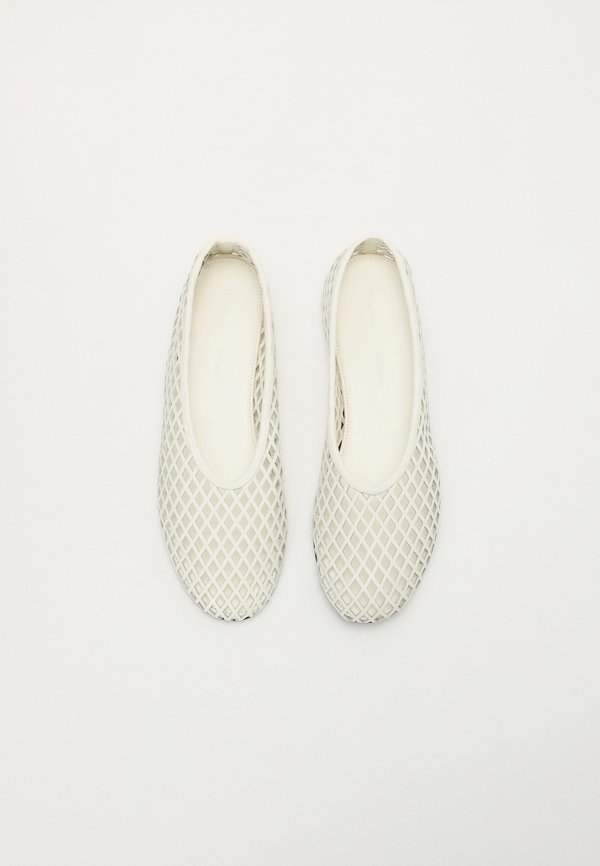 TEE PERFORATED BALLERINA FLATS - Ballet pumps - ivory4