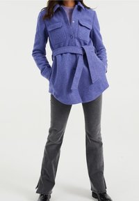 WE Fashion Krátký kabát - purple