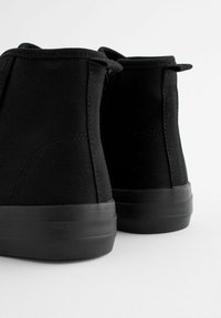 Next Vysoké tenisky - black school