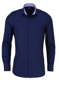 Marineblaues Langarm-Hemd mit Knöpfen, das einen kontrastierenden hellblauen Kragen und Manschetten aufweist, aus glattem Stoff mit einer taillierten Passform.
