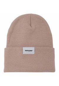 Berretto in maglia color beige chiaro con risvolto; presenta un'etichetta bianca con il marchio "SIXTH JUNE" e "PARIGI" stampati in nero.