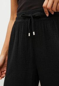 Next CRINKLE REGULAR FIT SET - Nattplagg set - monochrome