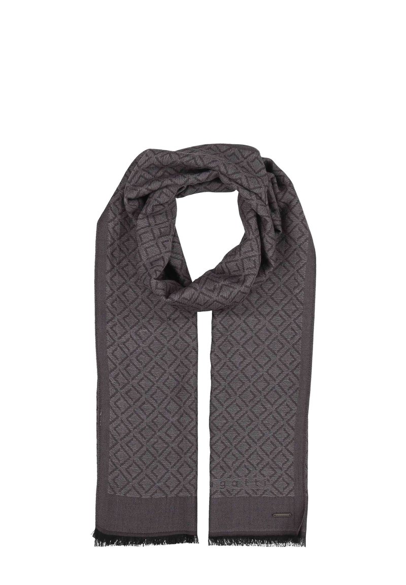 Écharpe grise en tissage avec un motif en losange texturé, finie par des bords à franges et une petite étiquette décorative.