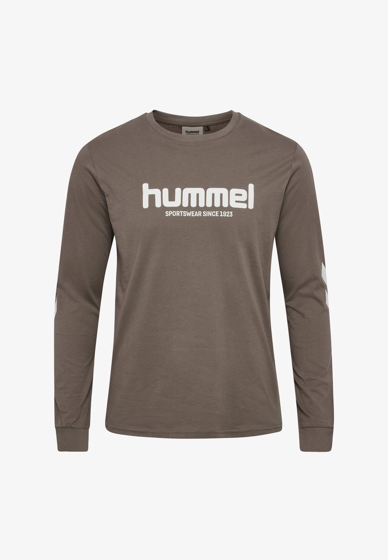 Braunes Langarmshirt aus weichem Stoff mit großem weißem "hummel"-Logo und weißen Akzenten an den Ärmeln. Schlichtes Design, Rundhalsausschnitt.
