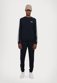 EA7 Emporio Armani FELPA - Ikdienas džemperis - blue