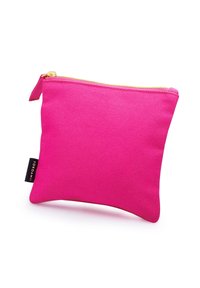 Rozā auduma maisiņš ar zelta rāvējslēdzēju, taisnstūra forma, strukturēta virsma un neliela melna birka sānos.