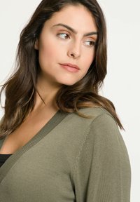 Ulla Popken Kofta - khaki