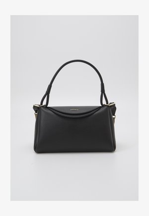 Borsa a tracolla in pelle nera con una forma strutturata, parte superiore arrotondata e doppi manici. Presenta finiture in oro e una superficie testurizzata.