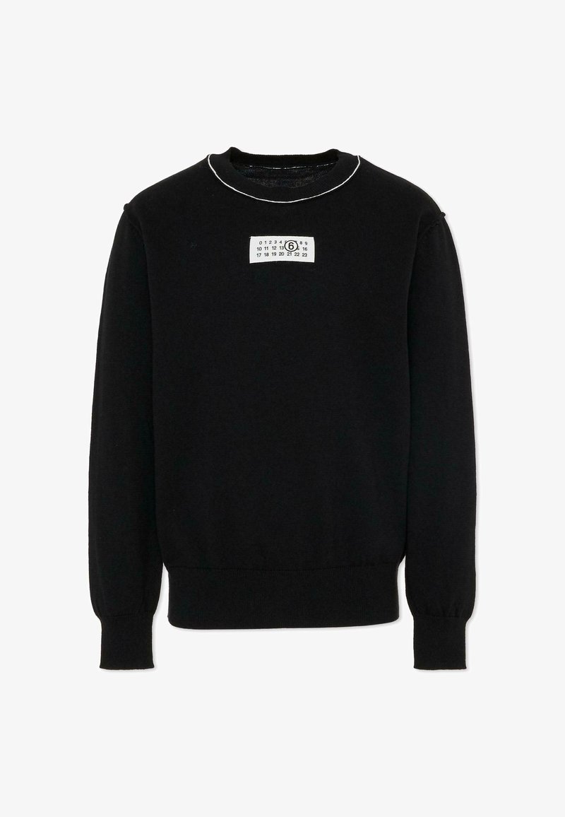 Felpa nera con maniche lunghe, polsini e orlo a coste, con etichetta bianca con numeri sul davanti. Tessuto liscio.