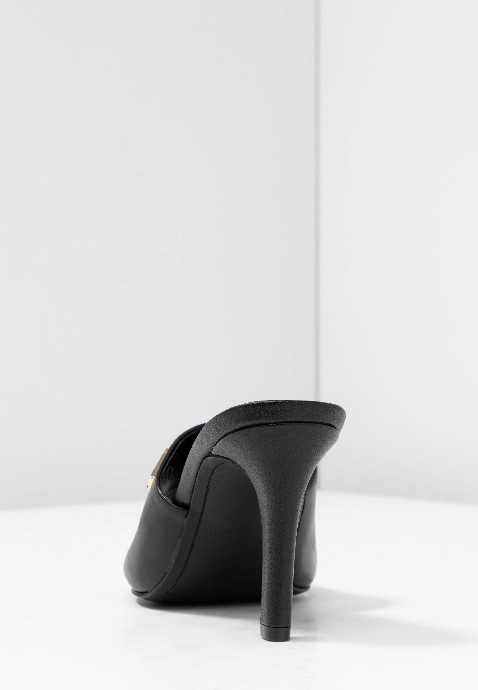 dkny bronx mule