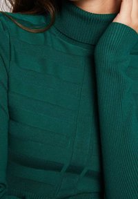 Morgan Neule - green