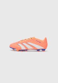 adidas Performance PREDATOR CLUB - Botines de fútbol para terreno firme - signal coral/ftwr white/beam orange