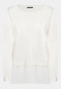 Maglione bianco a maniche lunghe con scollatura rotonda, caratterizzato da un design a strati con orlo inferiore trasparente e polsini a costine.