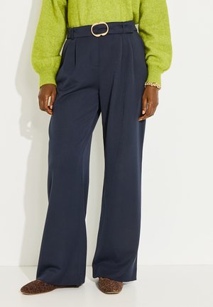 Grain de Malice, PANTALON LARGE AVEC CEINTURE - Pantalones - marine