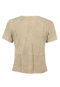 Beige Wildlederkurzarmoberteil mit Rundhalsausschnitt, das über Nahtdetails und eine figurnahe Form verfügt. Glatte Textur mit matter Oberfläche.
