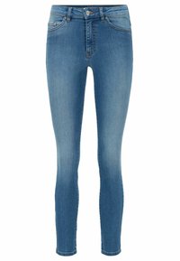 Vaqueros ajustados en denim azul claro con una textura desgastada. Presentan un diseño clásico de cinco bolsillos, lazos para el cinturón y cierre de botón en la parte delantera.