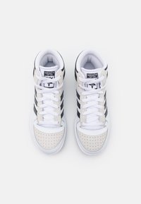adidas Originals Höga sneakers - white