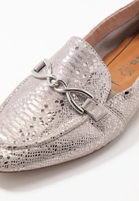 Tamaris Slipper - dune