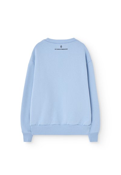 Felpa blu con scollatura a girocollo, polsini e orlo a costine. Presenta un piccolo logo nero sul retro vicino al collo. Materiale in cotone morbido.