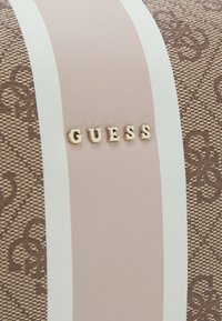 Guess - Kosmetyczka