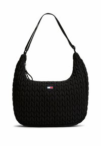Borsa a spalla nera trapuntata con design curvo, caratterizzata da una superficie testurizzata, una tracolla removibile e un piccolo logo decorativo.