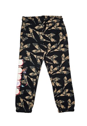Pantaloni jogger neri con motivo a foglie camouflage, cintura elastica e polsini. Presentano accenti grafici colorati lungo il lato.