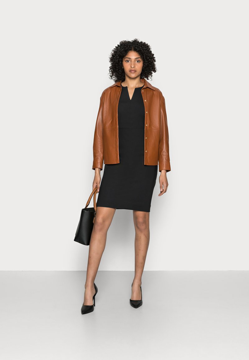 Damen Freizeitkleider | InWear ZELLA DRESS Etuikleid black/schwarz - DW54040 Damen Freizeitkleider | InWear ZELLA DRESS Etuikleid black/schwarz - DW54040