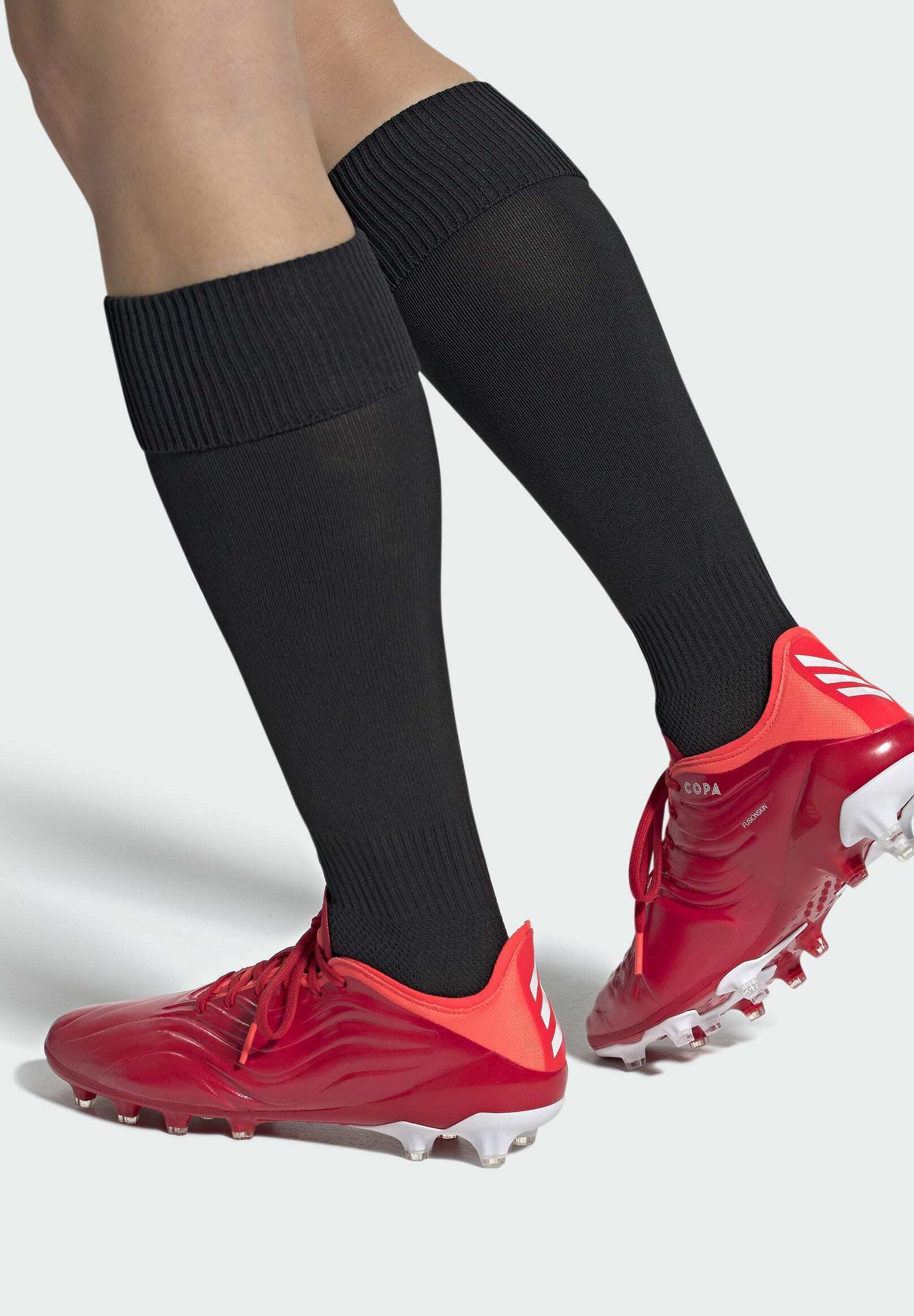 mens adidas moulded football boots