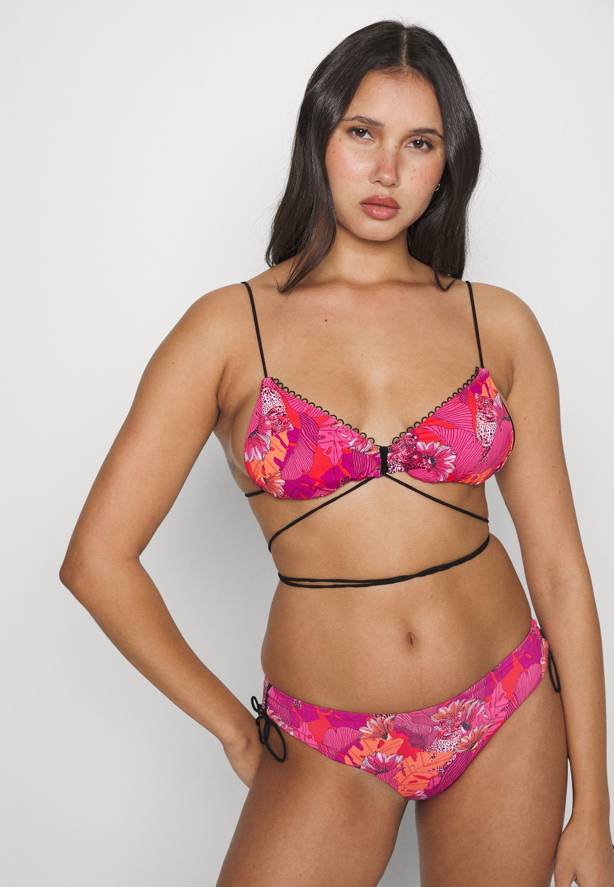 ONLLUCIA SET
