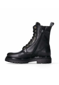 Stivale alla caviglia in pelle nera con lacci sulla parte frontale, chiusura con zip laterale, punta rotonda e suola in gomma testurizzata. Presenta occhielli e anelli in metallo.