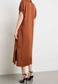 Taifun Day dress - light brown