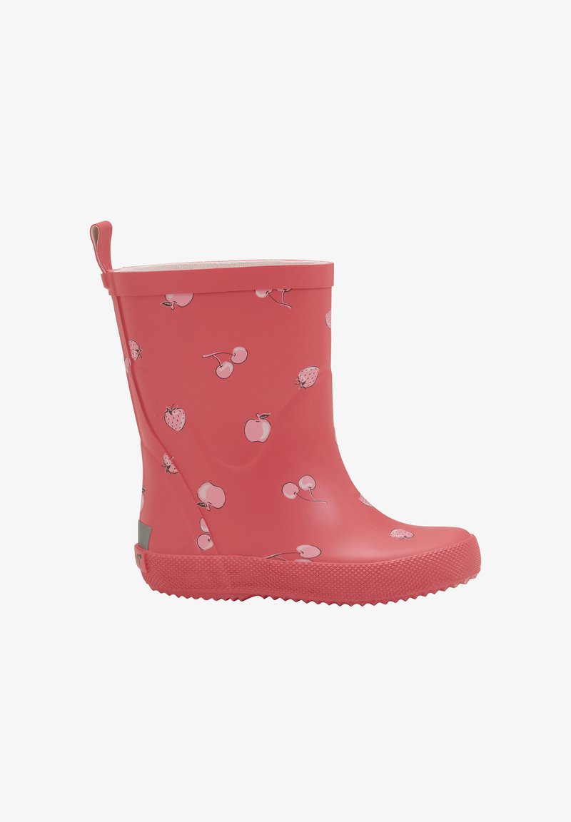 Stivale da pioggia in gomma rosa con finitura liscia, caratterizzato da motivi di ciliegie e fragole. Design di altezza media con suola testurizzata e manico per una facile indossatura.
