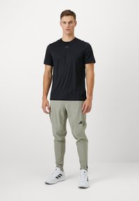 adidas Performance DESIGNED FOR HYBRID - Trainingsbroek - silver pebble